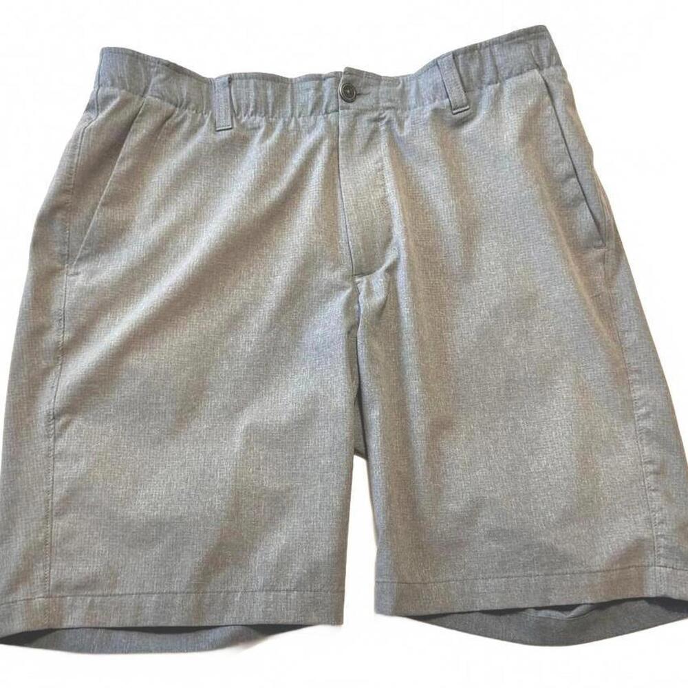 Under Armour Showdown Shorts Men's Size 36 Style 1309551 Vented Heat‎ Gear Grey